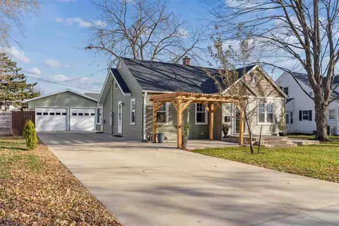 117 Lombard St, Waterloo, IA 50702