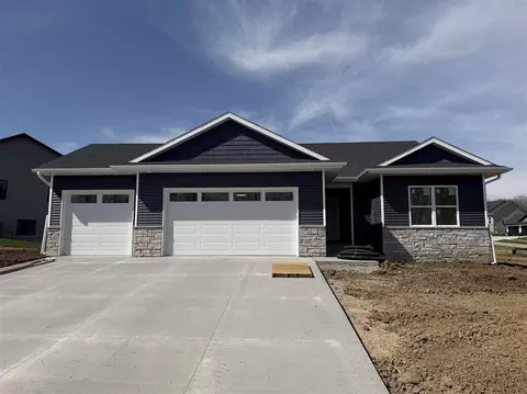 1415 Legend Dr, Tiffin, IA 52340