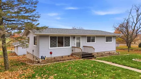 315 W Lakeview St, North English, IA 52316