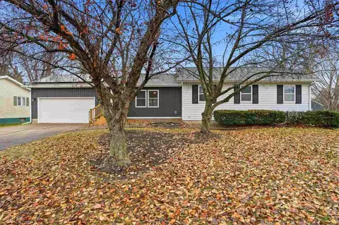 807 S 8th Ave, Washington, IA 52353