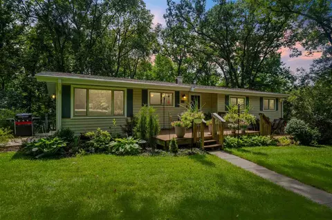 50 Shadow Ln, Lisbon, IA 52253