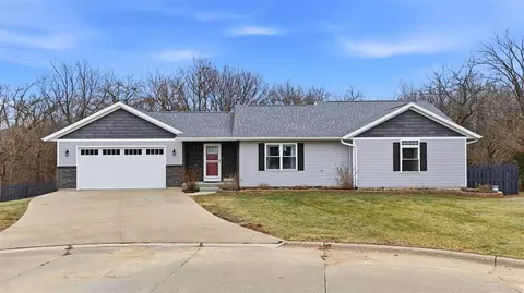 1812 N 6th Ave, Wellman, IA 52356