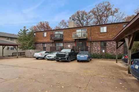 221 River St, Iowa City, IA 52246