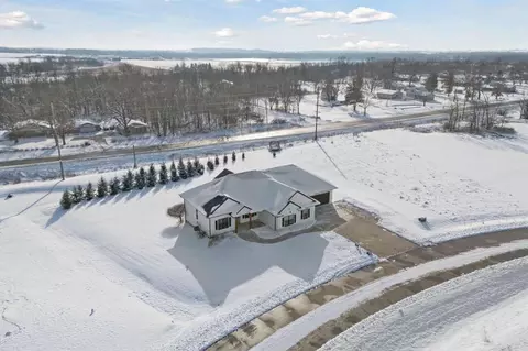 9243 Feather Ridge Pass, Cedar Rapids, IA 52411 photo 3
