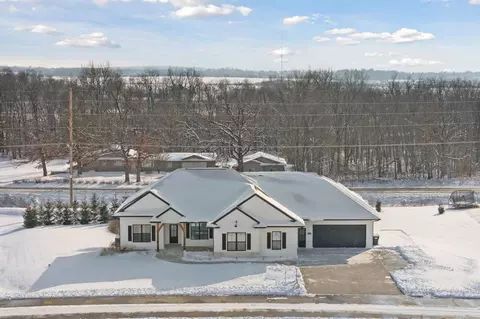 9243 Feather Ridge Pass, Cedar Rapids, IA 52411 photo 2