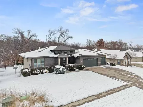105 Auburn East Ln, Coralville, IA 52241