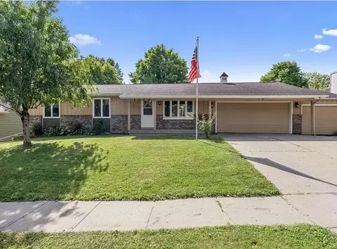 1813 Hollywood Blvd, Iowa City, IA 52240