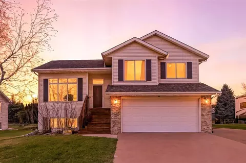 760 Fairview Ln, North Liberty, IA 52317