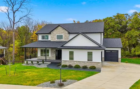 1504 Legend Dr, Tiffin, IA 52340