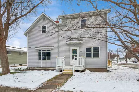 300 W Pine St, Marengo, IA 52301