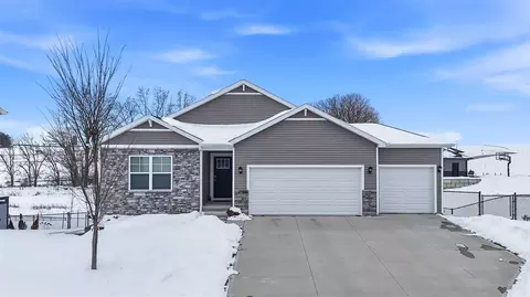 212 Dawson Dr, West Branch, IA 52358