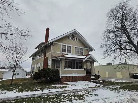 320 N Jefferson St, Sigourney, IA 52591
