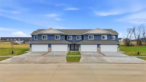1922 Croell Ave, Tiffin, IA 52340