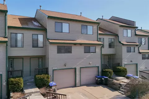 616 Westwinds Drirve, Iowa City, IA 52246