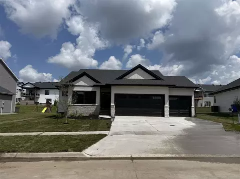 1260 Osage Ln, North Liberty, IA 52317