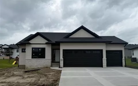 1260 Osage Ln, North Liberty, IA 52317