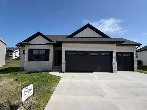 1260 Osage Ln, North Liberty, IA 52317