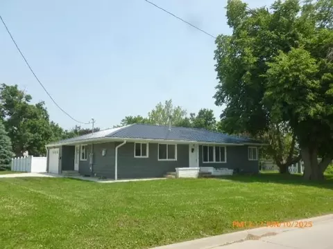 201 E Ross St, Toledo, IA 52342