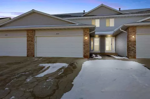 2725 Pheasant Ridge Ct, Marion, IA 52302