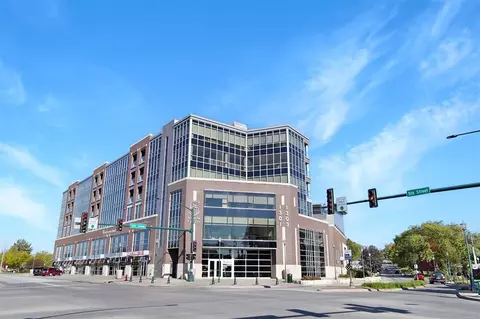 1303 5th St, Coralville, IA 52241