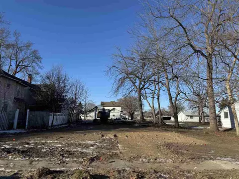 309 N B Ave, Washington, IA 52353