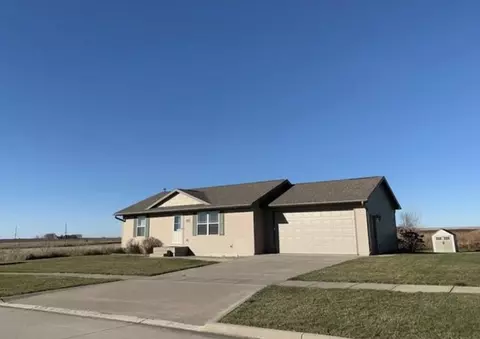 416 Jacki Dr, Lone Tree, IA 52755