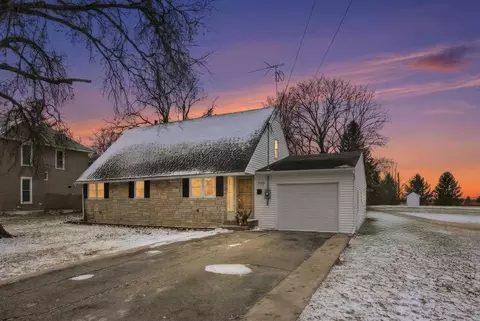 915 N Marion Ave, Washington, IA 52353