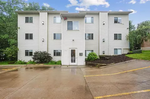 930 23rd Ave Pl, Coralville, IA 52241