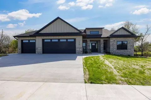 170 Pleasant Hill Dr NW, Swisher, IA 52338