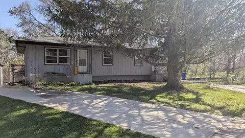 425427 Heritage Pl, North Liberty, IA 52317