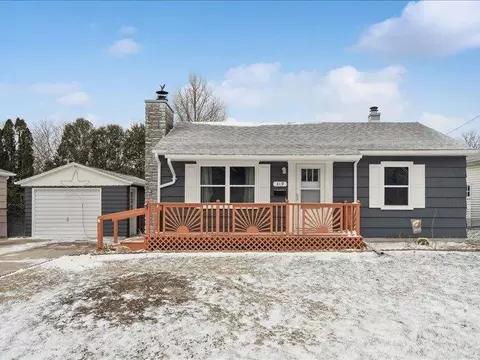 319 4th Ave, Iowa City, IA 52245