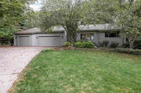 24 Eastview Pl NE, Iowa City, IA 52240