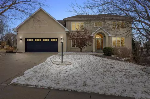2265 Shropshire Cir, Coralville, IA 52241