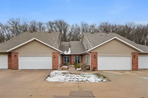 35 Colwyn Ct, Iowa City, IA 52245
