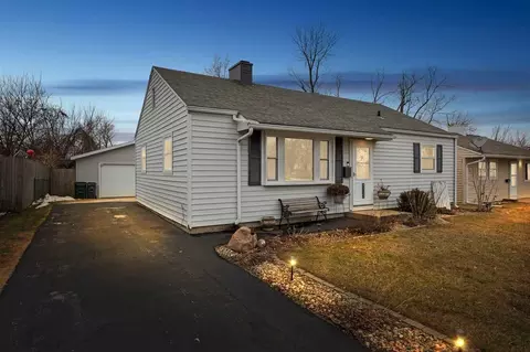 3752 NE F Ave, Cedar Rapids, IA 52402