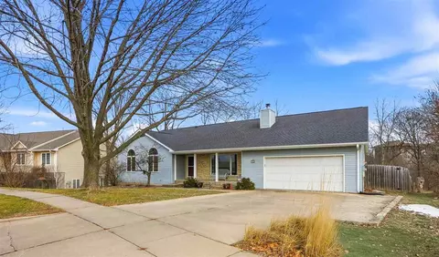 353 Sierra Trce, Coralville, IA 52241