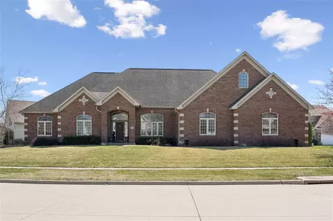 705 Willow Ct, Solon, IA 52333