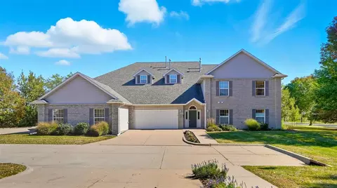 57 Duck Creek Pl, Iowa City, IA 52246
