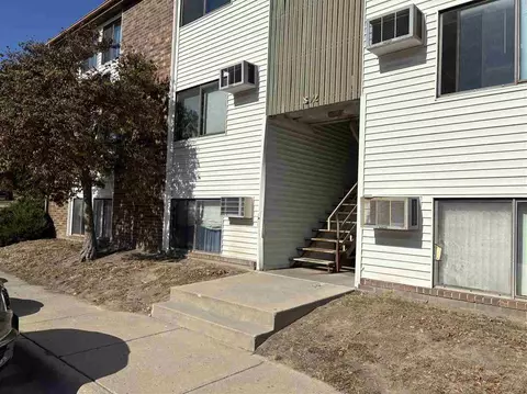 802 Benton Dr, Iowa City, IA 52246