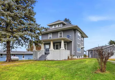 688 Fremont, Millersburg, IA 52308