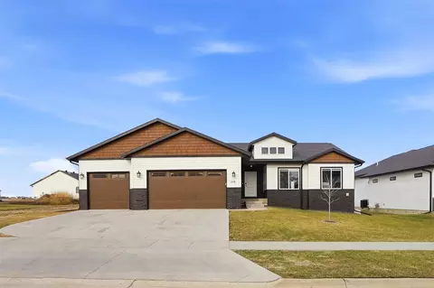 1170 Berkshire Ln, North Liberty, IA 52317