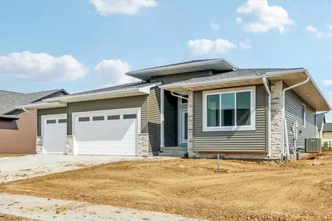 750 Chamberlin Ln, North Liberty, IA 52317
