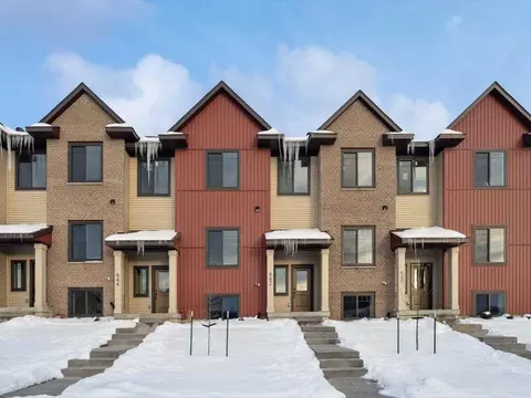 944 Dubs Dr, Iowa City, IA 52246