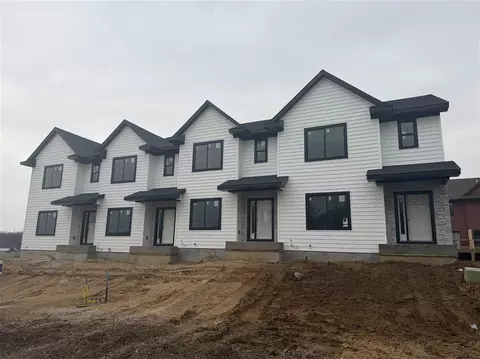 4713 Preston Ln, Iowa City, IA 52246