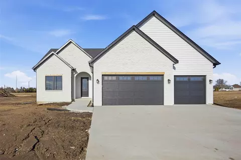 1165 Edward Dr, North Liberty, IA 52317