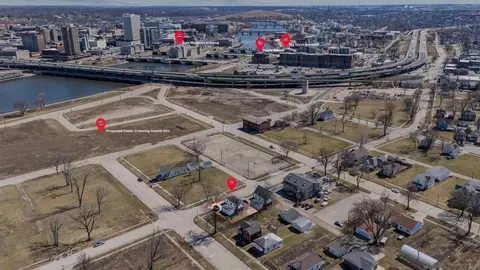 718 4th St NW, Cedar Rapids, IA 52405