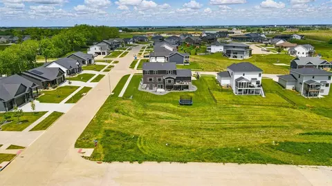1506 Green Oak Pass, Tiffin, IA 52340