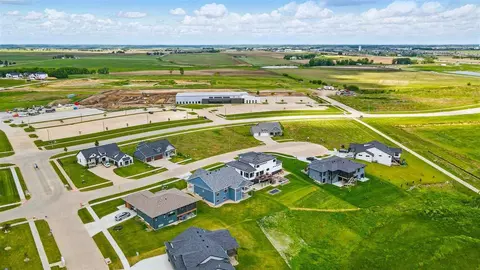 1820 Green Oak Ct, Tiffin, IA 52340