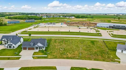 1815 Green Oak Ct, Tiffin, IA 52340