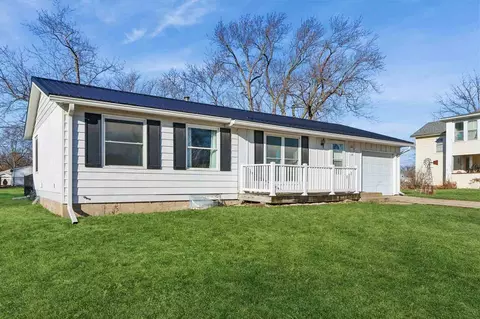 114 N Highland St, North English, IA 52316